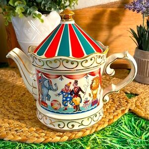 Vintage Sadler, Whimsical Red and Green Circus Teapot